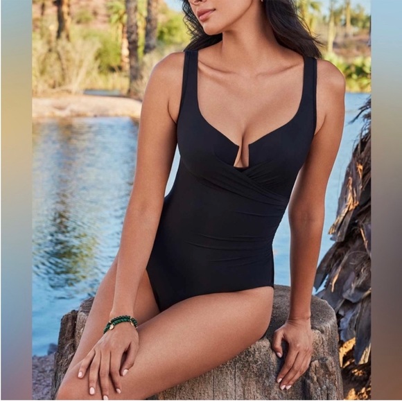 Miraclesuit Black Must Have Escape One-Piece Slimming Underwire Swimsuit Size 8 - Picture 2 of 13